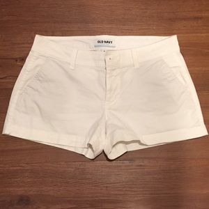 ⚓️NWOT. Old Navy white shorts⚓️